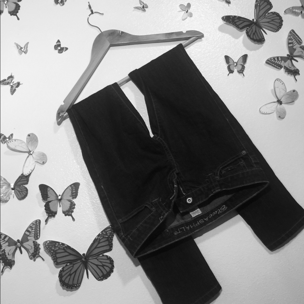 Blue asphalt  jeans 👖 🦋💕